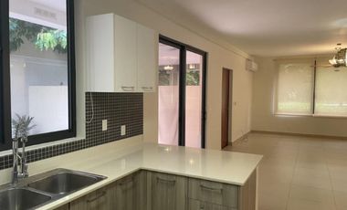 ALQUILER CASA EN ALQUILER EN RIVER VALLEY CON LINEA BLANCA