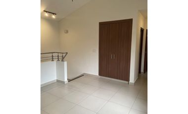 ALQUILER CASA EN ALQUILER EN RIVER VALLEY CON LINEA BLANCA