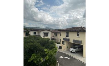 ALQUILER CASA EN ALQUILER EN RIVER VALLEY CON LINEA BLANCA