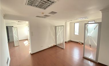 ARRIENDO DE OFICINA EN ED. CENTRO EJECUTIVO - SANTA MARTA