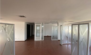 ARRIENDO DE OFICINA EN ED. CENTRO EJECUTIVO - SANTA MARTA