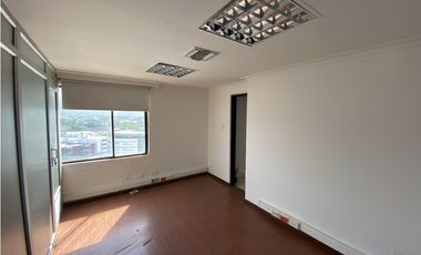 ARRIENDO DE OFICINA EN ED. CENTRO EJECUTIVO - SANTA MARTA