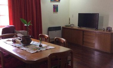 PH de grandes dimensiones, SIN expensas Gran ubicación- Quilmes