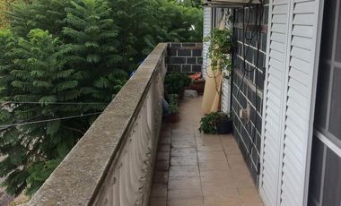 PH de grandes dimensiones, SIN expensas Gran ubicación- Quilmes