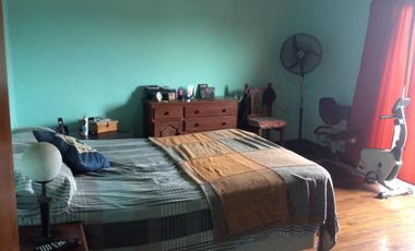 PH de grandes dimensiones, SIN expensas Gran ubicación- Quilmes