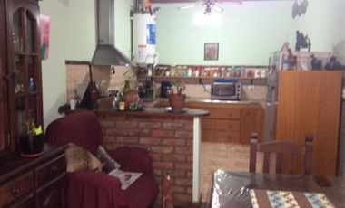 PH de grandes dimensiones, SIN expensas Gran ubicación- Quilmes