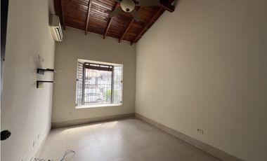Venta de casa con Piscina en Betania, Dos Mares
