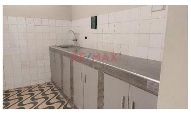 Alquiler De Amplia Casa En Bancarios – Condominio Cerrado