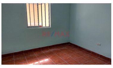 Alquiler De Amplia Casa En Bancarios – Condominio Cerrado