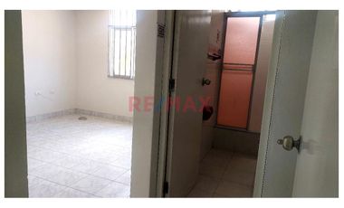 Alquiler De Amplia Casa En Bancarios – Condominio Cerrado