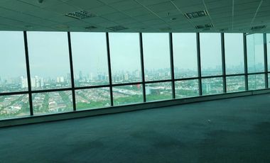 Office ST Moritz Lantai Sedang Kondisi Bare