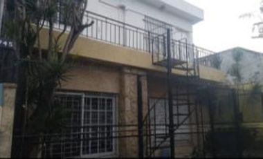 Casa en venta - 4 dormitorios 4 baños  - Cochera - Quilmes Oeste