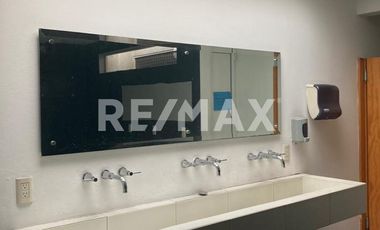 VENTA DE AMPLIO TERRENO CON LOCAL COMERCIAL  EN EXCELENTE UBICACIÓN - (3)