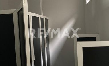 VENTA DE AMPLIO TERRENO CON LOCAL COMERCIAL  EN EXCELENTE UBICACIÓN - (3)