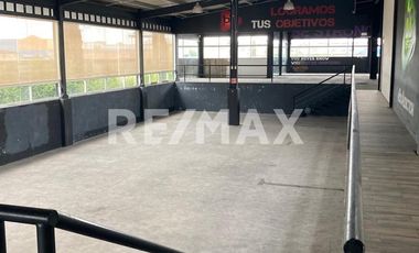 VENTA DE AMPLIO TERRENO CON LOCAL COMERCIAL  EN EXCELENTE UBICACIÓN - (3)