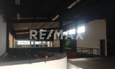 VENTA DE AMPLIO TERRENO CON LOCAL COMERCIAL  EN EXCELENTE UBICACIÓN - (3)