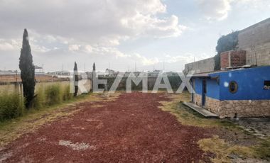 VENTA DE AMPLIO TERRENO CON LOCAL COMERCIAL  EN EXCELENTE UBICACIÓN - (3)