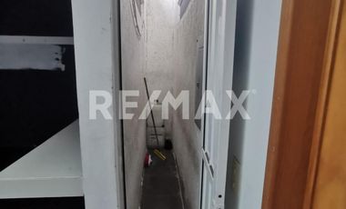 VENTA DE AMPLIO TERRENO CON LOCAL COMERCIAL  EN EXCELENTE UBICACIÓN - (3)