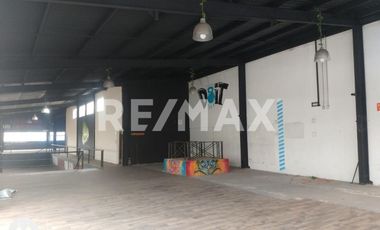 VENTA DE AMPLIO TERRENO CON LOCAL COMERCIAL  EN EXCELENTE UBICACIÓN - (3)