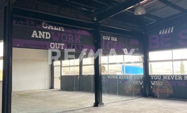 VENTA DE AMPLIO TERRENO CON LOCAL COMERCIAL  EN EXCELENTE UBICACIÓN - (3)