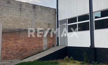 VENTA DE AMPLIO TERRENO CON LOCAL COMERCIAL  EN EXCELENTE UBICACIÓN - (3)