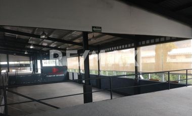 VENTA DE AMPLIO TERRENO CON LOCAL COMERCIAL  EN EXCELENTE UBICACIÓN - (3)