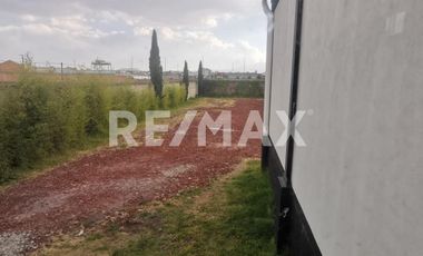 VENTA DE AMPLIO TERRENO CON LOCAL COMERCIAL  EN EXCELENTE UBICACIÓN - (3)