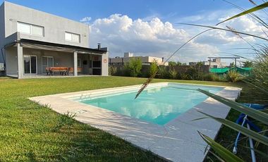 Casa de 4 ambientes con piscina - Canning La Horqueta de Echeverría