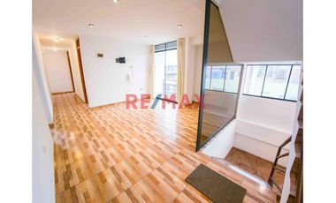 Se Vende Departamento Triplex Amplio En Urbanizaciòn Mateo Pumacahua - Surco
