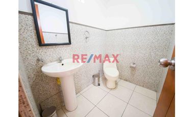 Se Vende Departamento Triplex Amplio En Urbanizaciòn Mateo Pumacahua - Surco