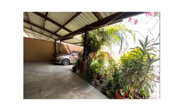 Oportunidad única! Venta de encantadora casa de campo 

¿Buscas tranquilidad, naturaleza y comodidad? Esta hermosa casa estilo casa de campo es perf