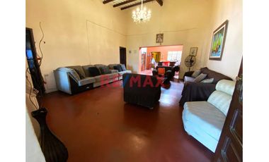Oportunidad única! Venta de encantadora casa de campo 

¿Buscas tranquilidad, naturaleza y comodidad? Esta hermosa casa estilo casa de campo es perf