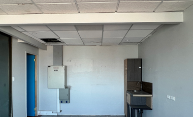 Oficina en Arriendo en Torre Apoquindo / Metro Escuela Militar