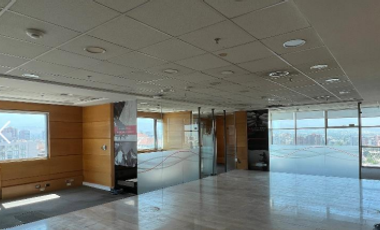 Oficina en Arriendo en Torre Apoquindo / Metro Escuela Militar