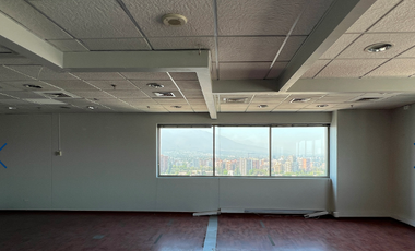 Oficina en Arriendo en Torre Apoquindo / Metro Escuela Militar