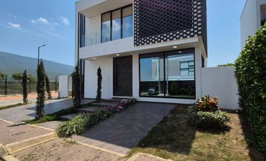 casa en arriendo/venta en bocono. Cod A5049