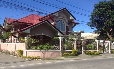 Beautiful and Luxurious House and Lot for sale in Luna