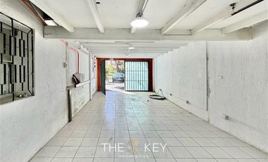 Casa en arriendo de 10 dorm. en Av. Suecia. Providencia