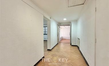 Casa en arriendo de 10 dorm. en Av. Suecia. Providencia