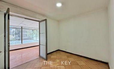 Casa en arriendo de 10 dorm. en Av. Suecia. Providencia