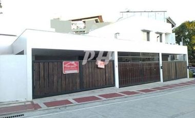 Modern Townhouse For Sale In Teachers Village near Kalayaan Avenue PH1120
