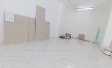 local en arriendo en los naranjos. Cod A212694