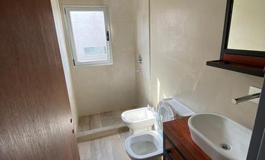 Casa en Venta 5 ambientes Barrio El Canton Puerto. Con Renta