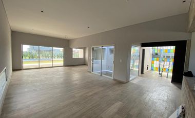 Casa en Venta 5 ambientes Barrio El Canton Puerto. Con Renta