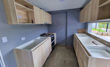 VENTA 2AMB CON BALCÓN A ESTRENAR COCHERA AMENITIES