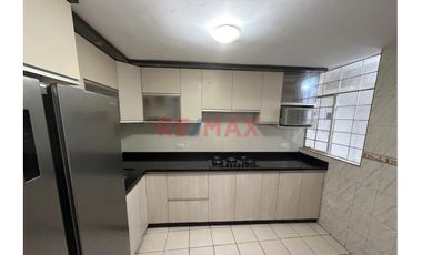 Se Vende Departamento Con Tres Dormitorios Frente A Hermoso Parque, Urbanización Cerrada Con Seguridad Particular