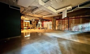 ARRIENDO LOCAL COMERCIAL PARQUE TITANIUM