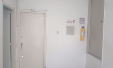 oficina en arriendo en la catedral. Cod A785004