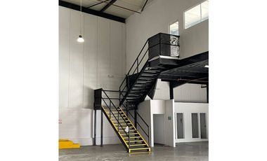 VENTA DE  OFIBODEGAS EN TOCUMEN WAREHOUSE 1215m2