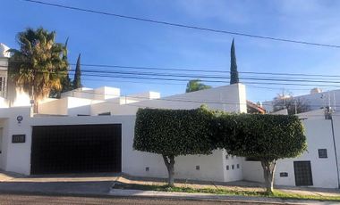 Casa en Venta, Juriquilla, Oportunidad, Villas del Mesón, Querétaro.